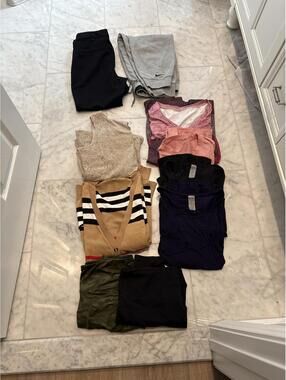 XL Women's clothing bundle Old Navy Nike Champion